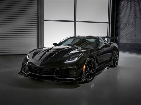 Watch The Chevrolet Corvette ZR1 Dominate The Dodge Demon | CarBuzz