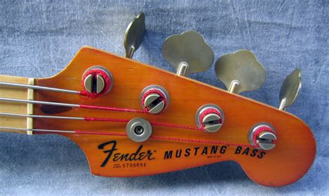 Vintage Guitars Sweden 1977 Fender Mustang Bass