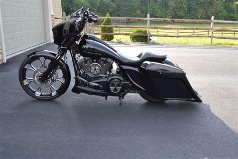 2014 Street Glide One Off Custom W 23 Wheel Harley Davidson Forums