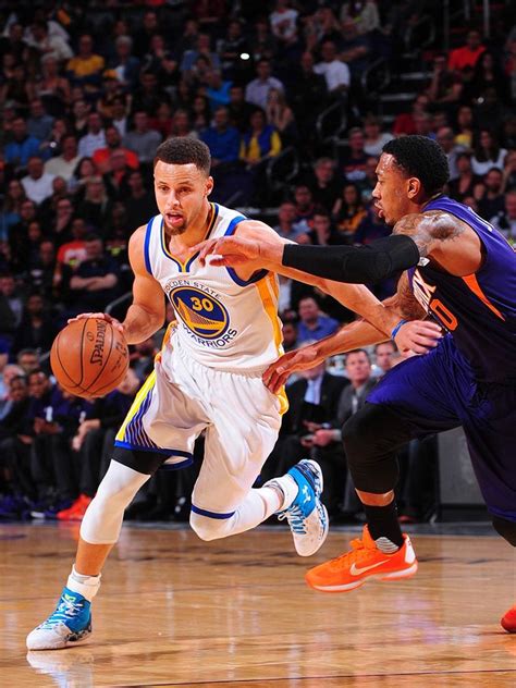 Warriors Guard Stephen Curry Named Kia Nba Most Valuable Player