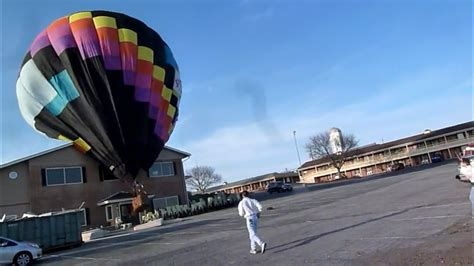 Caught On Camera The Moment A Hot Air Balloon Crashes Into Building
