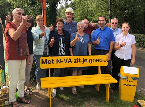 In de molenhoekstraat in meerdonk sloeg kort over 23 uur de bliksem in bij. N-VA Sint-Gillis-Waas wil extra zitbanken met vuilbakken ...