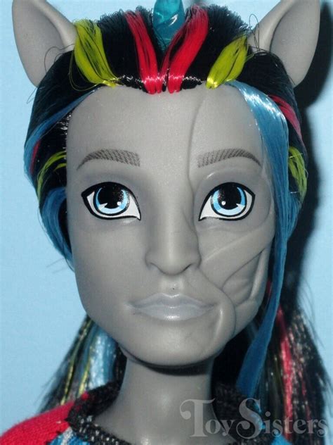 Monster High Freaky Fusion Neighthan Rot Cbp Toy Sisters