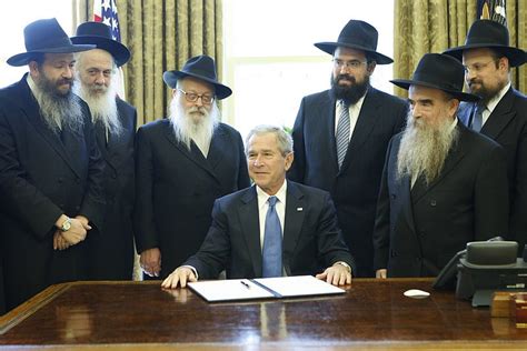 George Bush And Chabad Rabbis In The Oval Office Chabad Rabbis