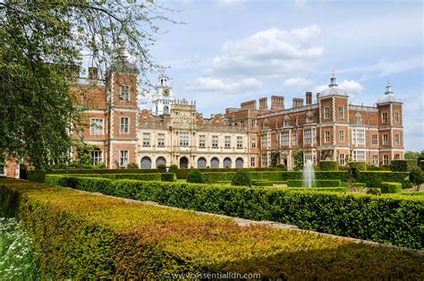 Hatfield House And The Old Palace Essential London