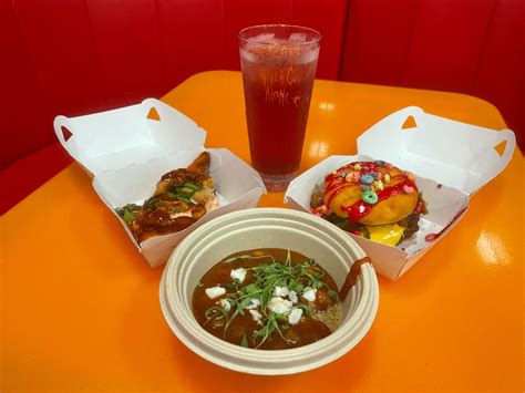 REVIEW: Good Guys Burger, Chili Lee Ray and More at 'Chucky' Booth at