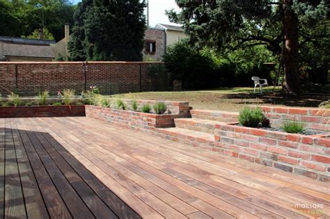 Muret et Jardinières en brique - Terrasse bois Grad Thermofrêne