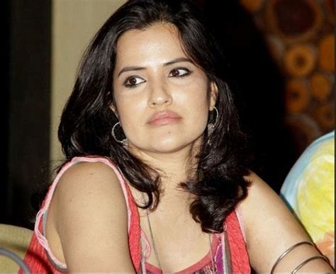 Sona Mohapatra Threaten By Madaria Sufi Foundation For Singing Sufi Song Wearing Short Dress News