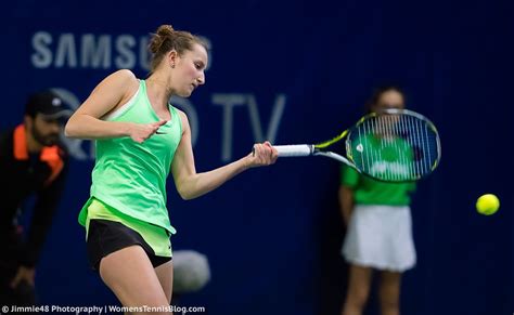 Marketa vondrousova takes on sorana cirstea in round 3 of the australian open 2021. WTA Biel: Marketa Vondrousova, n.233 del mondo, conquista ...