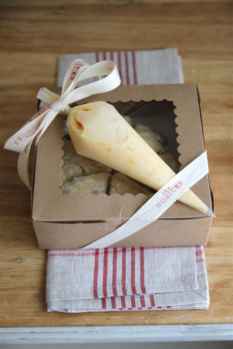 Let's go shopping and make christmas morning a merry one for everyone! Jenny Steffens Hobick: Easy Hostess Gift Ideas for the ...