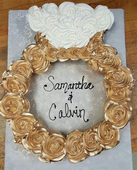 Pinned onto engagement cakes board in engagement cakes category. Pin on My Cupcakes