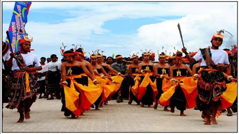 Pkk) kabupaten maluku barat daya menggelar kegiatan pembinaan 10. Tarian Sambut Tamu Asli dari Sumba Barat Daya - YouTube