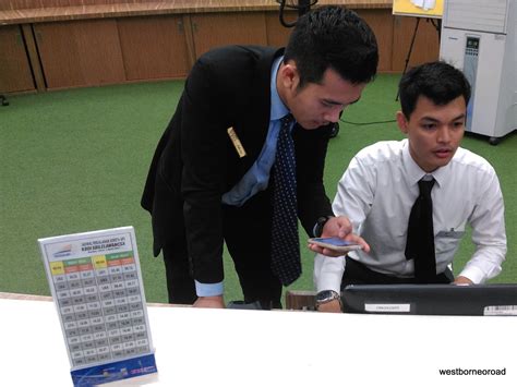 Booking ticket masuk kereta fery labuan. Naik Kereta Bandara - Railink dari Kualanamu ke Medan PP ...