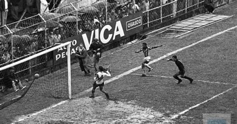 Placar ao vivo santos, resultados finais, tabelas, resumos de jogo com artilheiros todas as informações do jogo santos fc vs santo andré em tempo real da paulista a1 (23 julho 2020): Jogo do Santos em que Pelé fez oito gols tem fotos ...