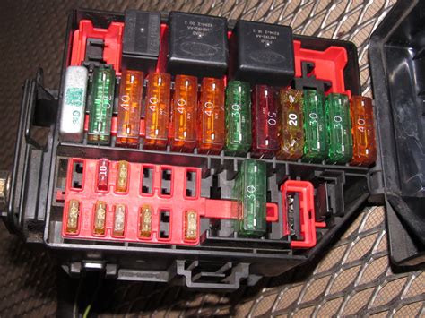 99-00 Ford Mustang 3.8L V6 OEM Engine Fuse Box – Autopartone.com