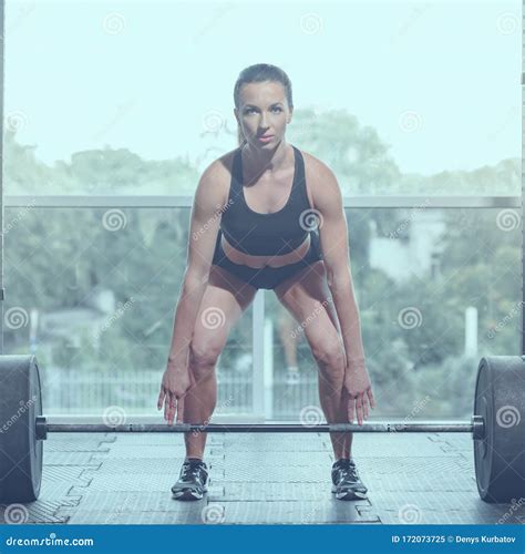 Strong Female Weightlifter Stock Image Image Of Exercise 172073725