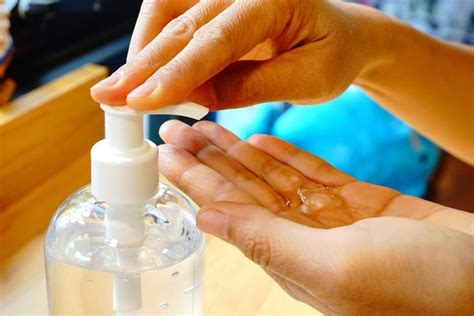 Heres The Correct Way To Use Hand Sanitizer According To The Cdc