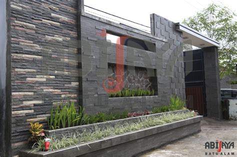 Membuat teras rumah dengan bahan batu alam membutuhkan keserasian yang tepat dengan bangunan atau gaya rumah anda. Proyek Batu Alam | Batu Alam Solo