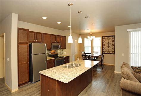 Compare rentals, see map views and save your favorite apartments. Hobart Crossing Luxury Apartments For Rent in Green Bay ...