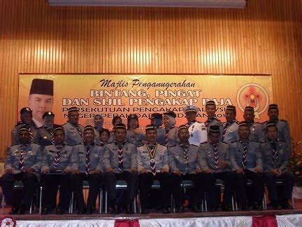 The medal may be awarded to any person who has completed 25 years continuous service in the service of:1. 9w2lke.blogspot.com: MAJLIS PENGANUGERAHAN BINTANG, PINGAT ...