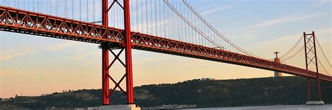 Acidentes na ponte 25 de abril provocam 6 feridos. Ponte 25 de Abril - Uno dei grandi ponti di Lisbona