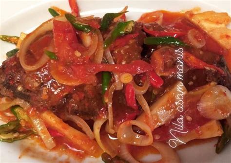 Jun 04, 2021 · cara membuatnya sangat mudah dan tidak ada takaran tetap sebab asam, manis, pedasnya harus disesuaikan menurut selera. Masak Ikan Nila Pedas Manis - MASAK IKAN KEMBUNG GORENG ...