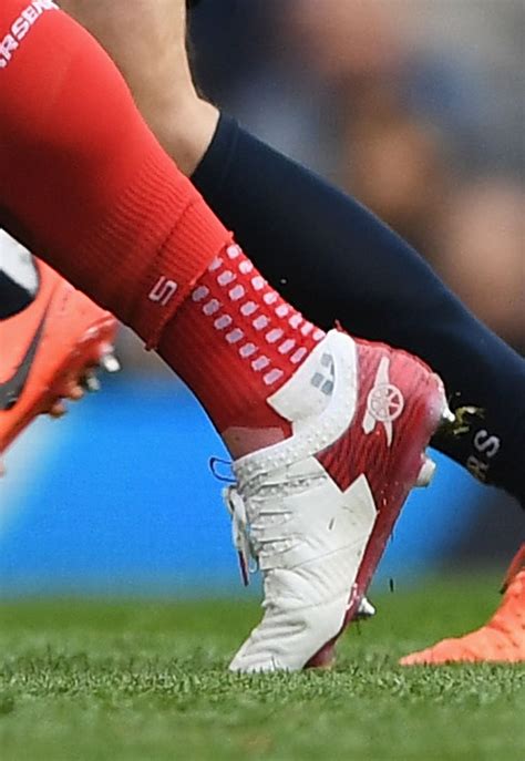 Giroud prefers to keep his. Global Boot Spotting - SoccerBible