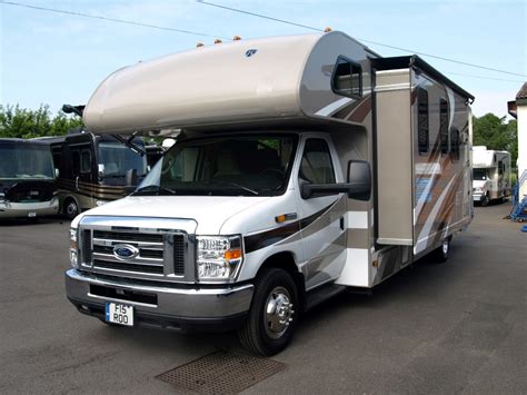 WHEELCHAIR ACCESSIBLE RV'S - Signature Motorhomes