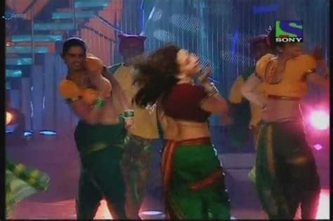All Stars Photo Site Madhuri Dixit Hot Caps From Jhalak Dikhla Jaa 4 Dance