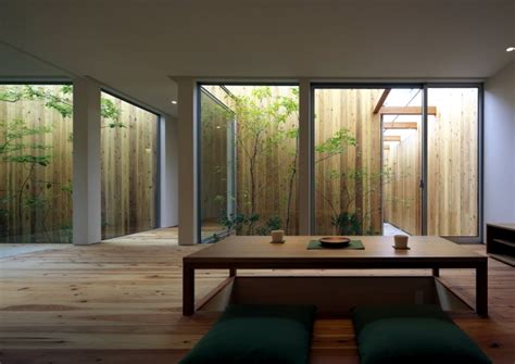Modern Minimalist House With Garden In Nishimikuni Japan