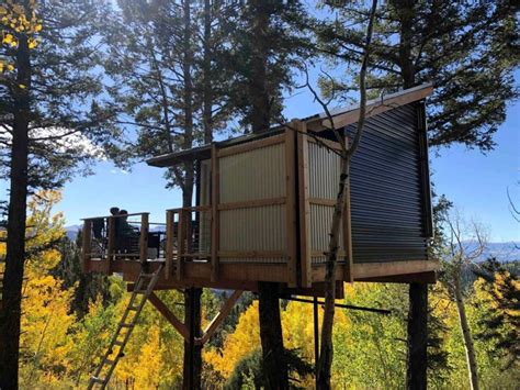 Colorado Off Grid Tiny Treehouse With Modern Furnishings