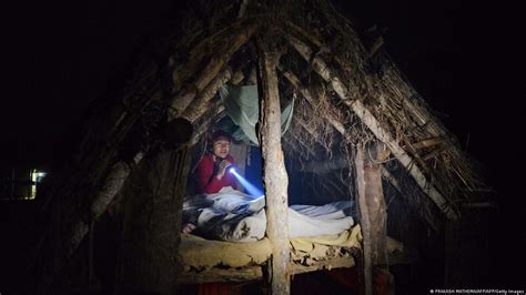 Nepal Why Menstrual Huts Still Exist Despite Being Illegal Dw 10