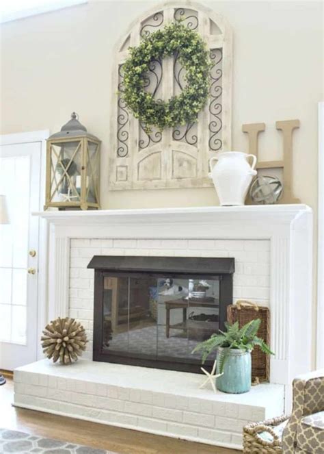 Today's theme is mantels, and i'm sharing some simple ideas with you and showing you how i decorated our family room mantel with mostly found, vintage items. 16 Fireplace Mantel Decorating Ideas | Futurist Architecture