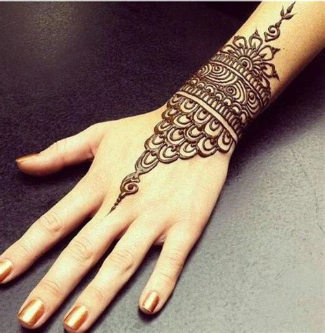 Top 10 Henna Wrist Cuff Designs To Try