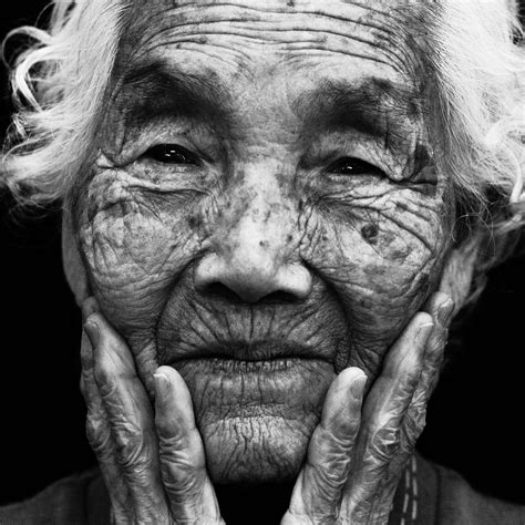 Heart Warming Portraits Of Elderly Around The World Senior Pictures