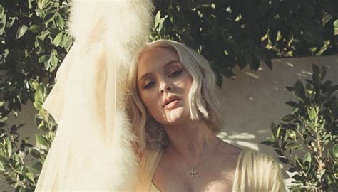 Ruin my life is the lead single from zara larsson's upcoming third studio album, and was released on october 18, 2018. Zara Larsson Releases 'Ruin My Life' Music Video | Glitter ...