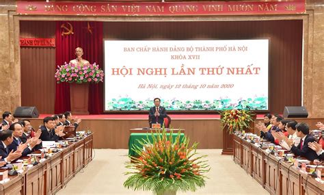 Chí cộng sản tạp chí xây dựng đảng tạp chí tuyên giáo thông tấn xã việt nam quân đội nhân dân báo hà nội mới báo sài gòn giải phóng báo lao động báo đầu tư giáo dục thời đại người lao động quê hương thời báo. Đồng chí Vương Đình Huệ tái đắc cử Bí thư Thành ủy Hà Nội - Báo ảnh Việt Nam