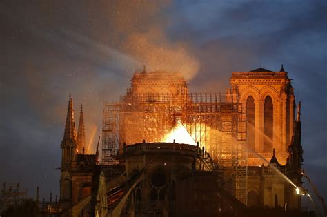 Comment Notre Dame A Pris Feu - [Images & Vidéo] Incendie à Notre-Dame de Paris: ce que l'on sait de