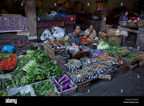 Ubud Local Food Market Bali Stock Photo Alamy
