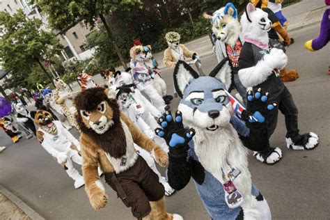 Video San Jose Furry Convention Attendees Help Make Domestic Violence Arrest