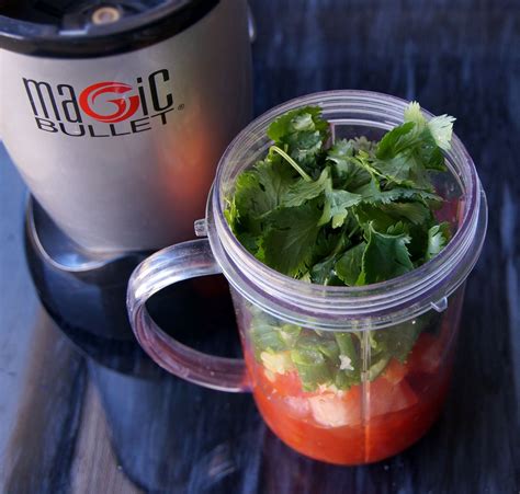Introducing the magic bullet, the personal, versatile countertop magician that works like magic. The 25+ best Magic bullet recipes ideas on Pinterest | Magic bullet smoothies, Healthy smoothies ...