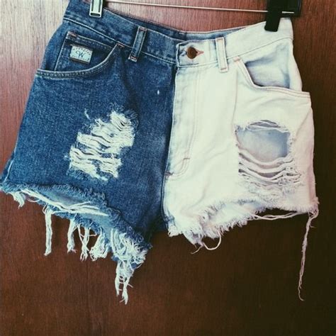 You will lightly spray the bleach and water mixture. Bleached highwaisted shorts. | Bleach jeans diy, Summer ...