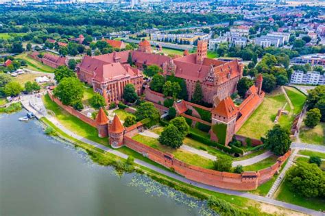 21 Fairytale Castles In Poland Youll Want To See Maps And Bags