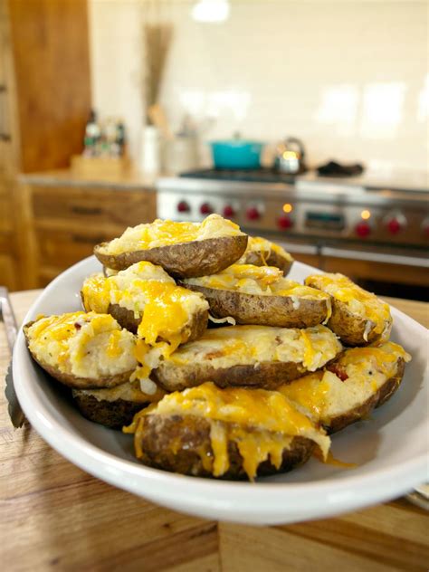 A retro/nostalgic & easy miym (melt in your mouth) chicken recipe that is in constant rotation in my house! The Pioneer Woman: Season 1 Recipes | The Pioneer Woman ...