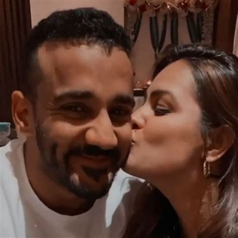 Anita Hassanandani Rings Her 40th Birthday With Husband Rohit Reddy And