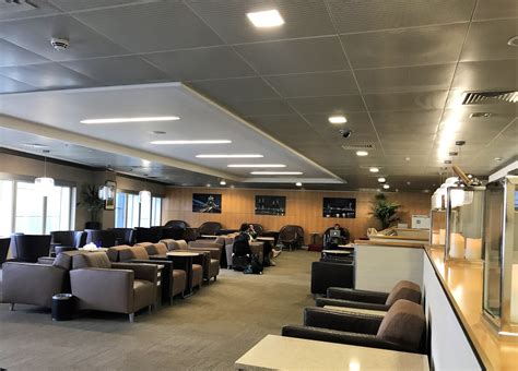 American Airlines First And Business Lounges London Heathrow Terminal 3