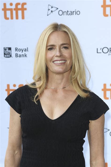 เอ ลิ ซา เบ ธ ( elisābeṭh ) ( тайский ). Elisabeth Shue, 56 : PrettyOlderWomen