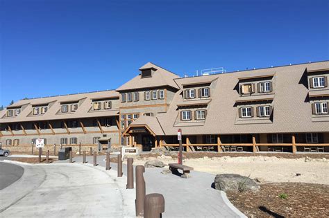 Voor specifieke vragen, raden we je aan. Yellowstone Family Travel Hotel Tips- Canyon Lodge • Half ...
