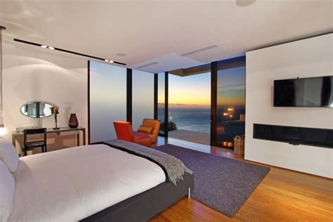 There will always be coming times when guests call you and say that they will be staying through the night, so you need to accommodate them. 10 Modern Bedrooms With An Ocean View