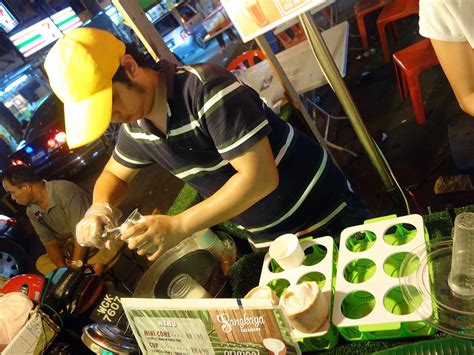 Cha yen and green tea. Review: Sangkaya Coconut Ice Cream at Alor - EatDrink
